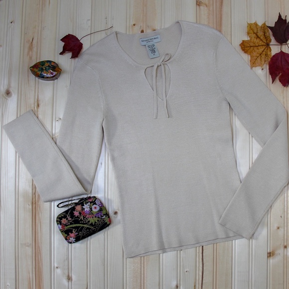 Banana Republic Sweater Long Sleeves - Picture 1 of 3